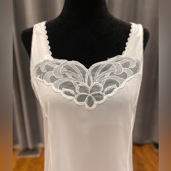 Vintage Pink Lady white nylon camisole - Picture 2 of 9